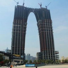 蘇州秋褲樓吞金數(shù)十億元賣不動 尷尬的不止外觀